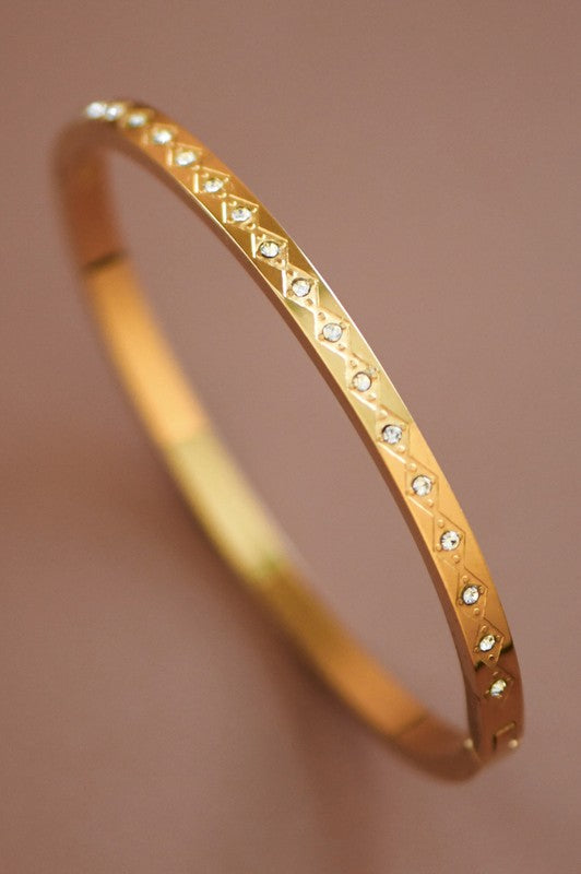 18k Gold Detailed Bangle